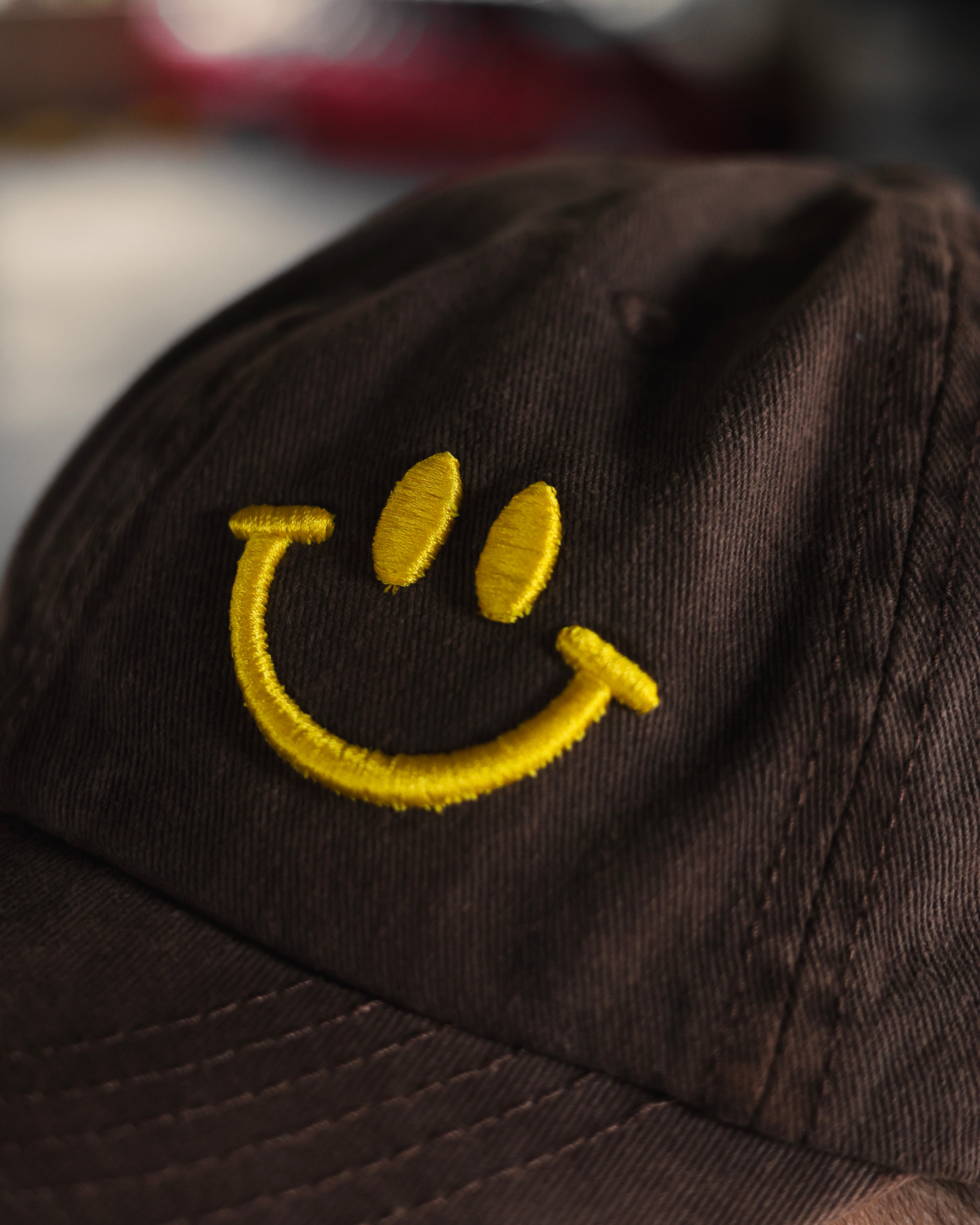 Gorra básica washed bordada