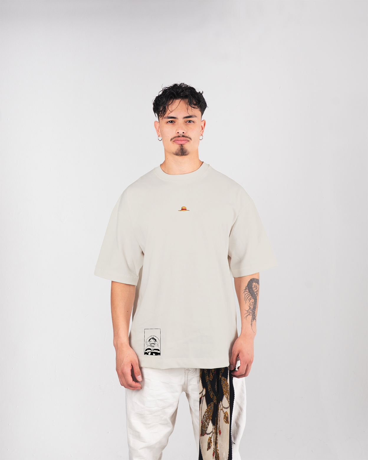 Camiseta Oversized One Piece Luffy Marfil/Nude