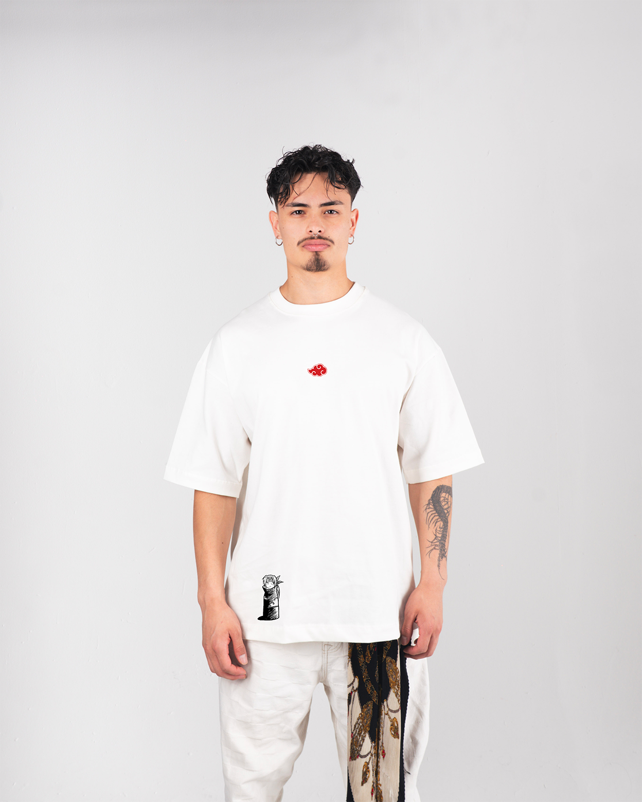 Camiseta Oversized Blanca/marfil Itachi