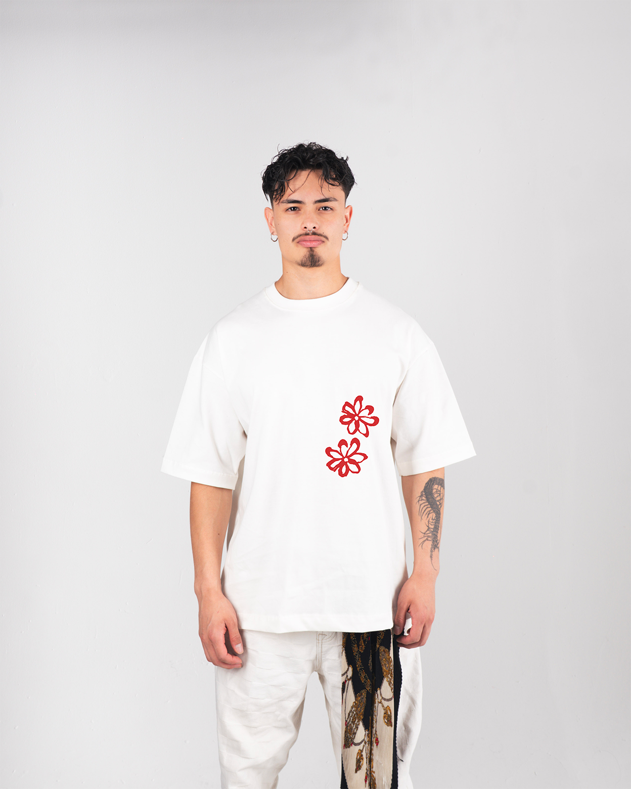 Camiseta Oversized Red Flowers