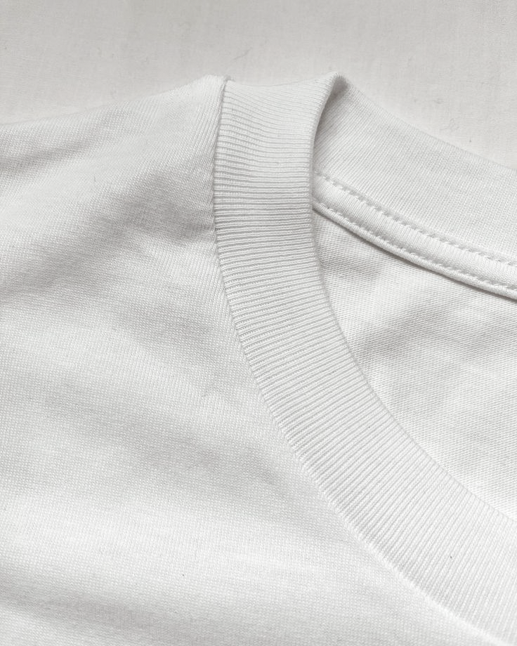 Tanktop Oversized Blanco Crema Shingeky No Kyogin